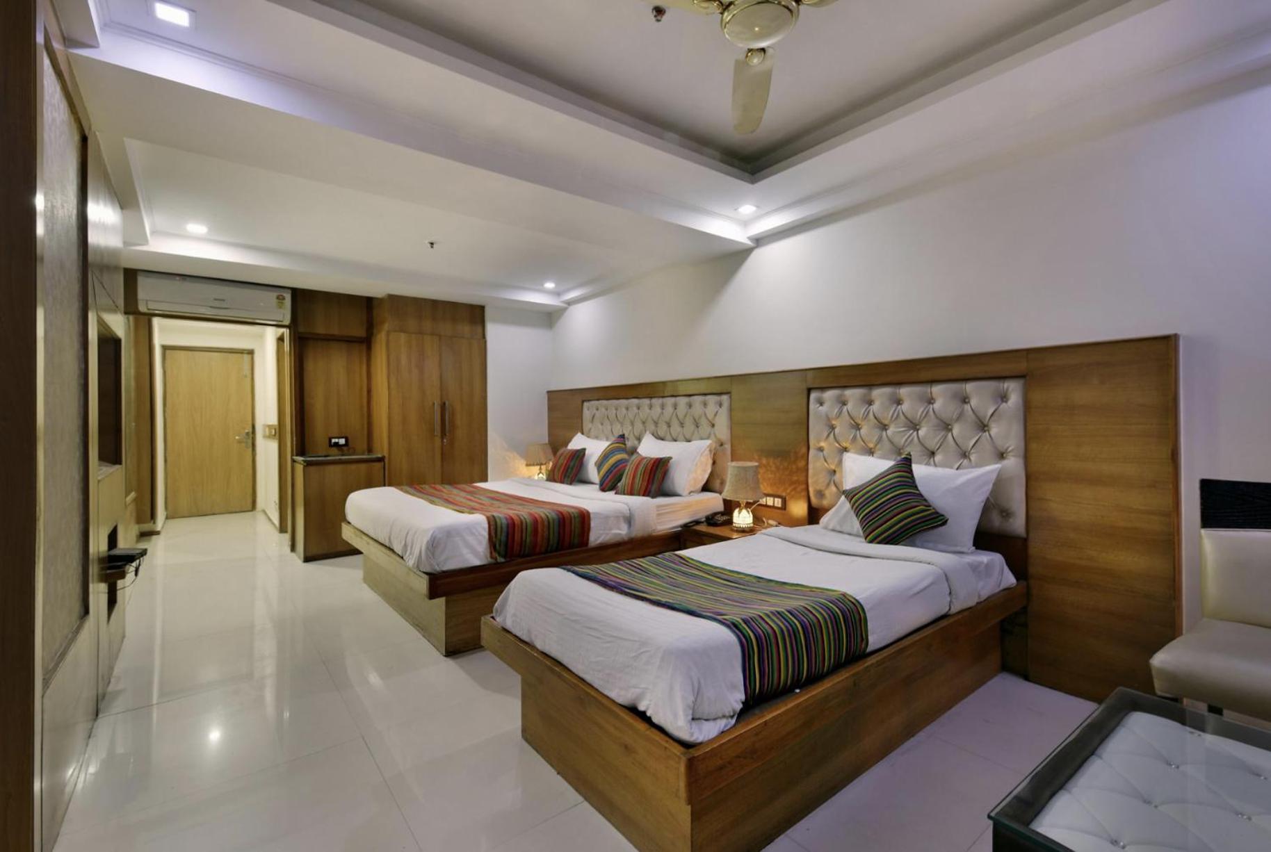 Hotel Lotus Paradise - Banquet & Dining - Near Murthal Sukhdev Rāi Exterior foto